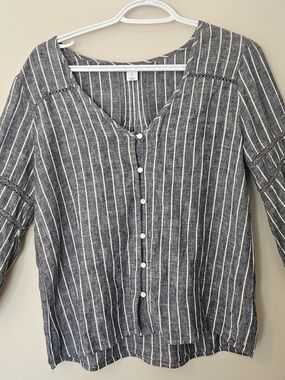 Women’s Striped Button-Down Shirt — Black and White